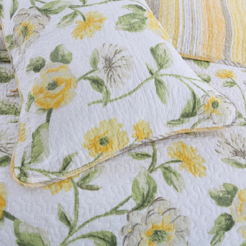 Yellow Flowers Quilt Set