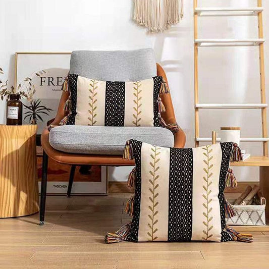 Textured-Tassel Pillowcase Blackbrdstore