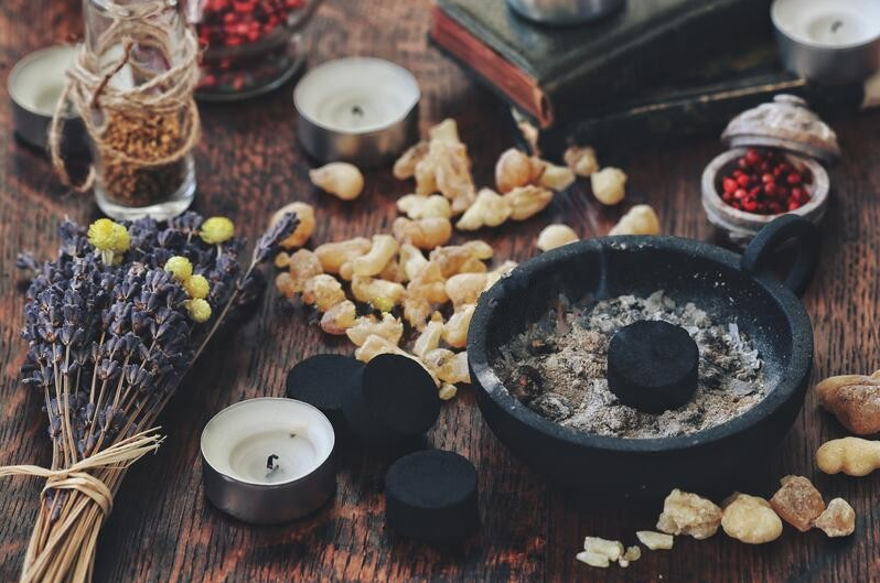 Smudging & Frankincense