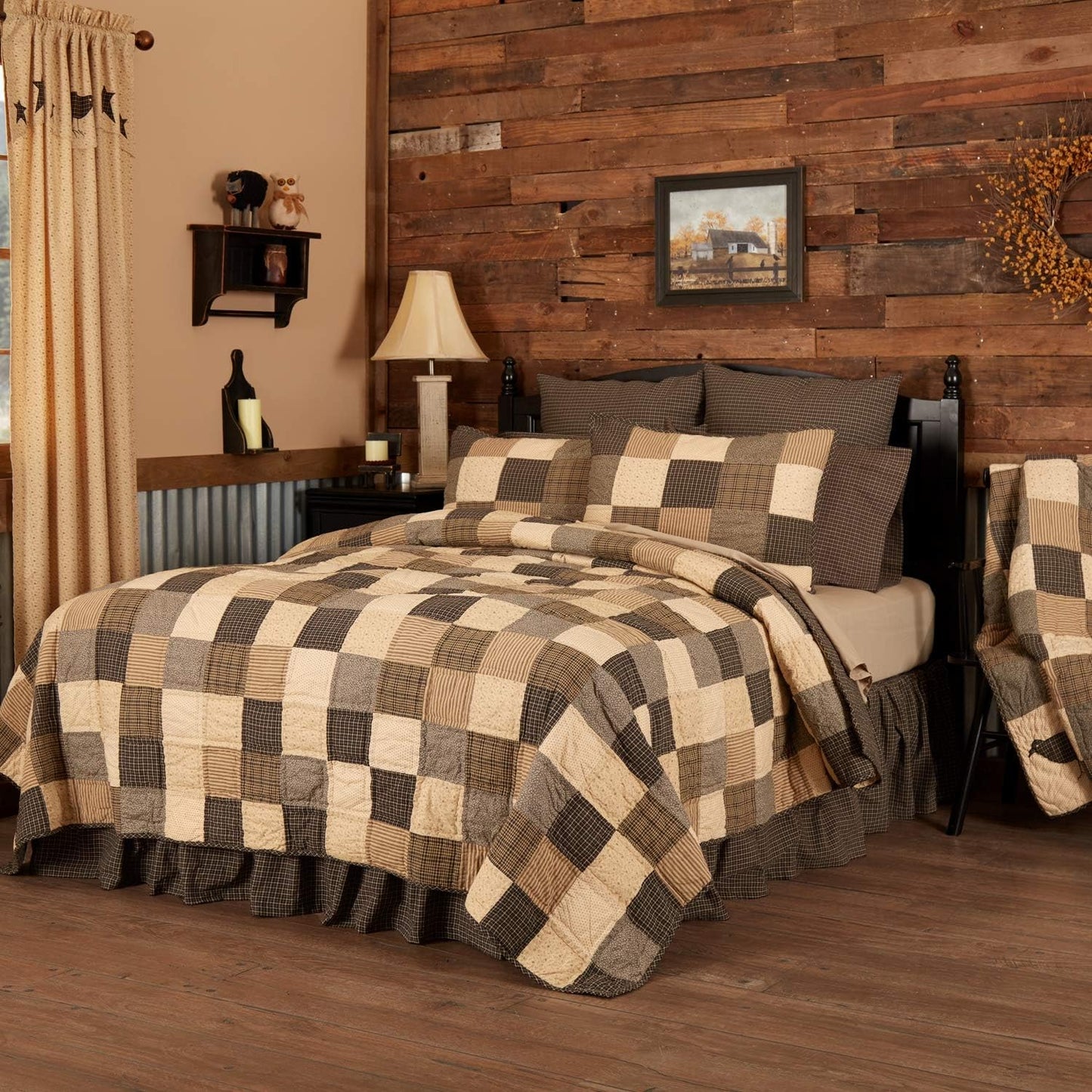 Kettle Grove 3-Piece Queen Quilt Set – Primitive Country Patchwork Design in Black and Crème