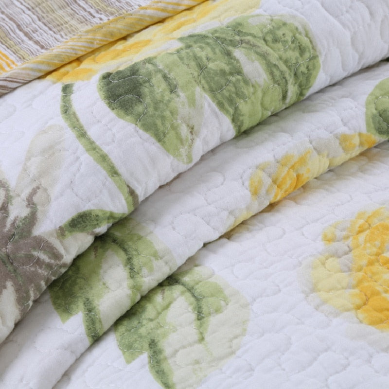 Yellow Flowers Quilt Set