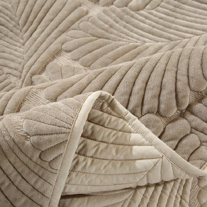 Embroidered Winter Leaf Plush Quilt Set