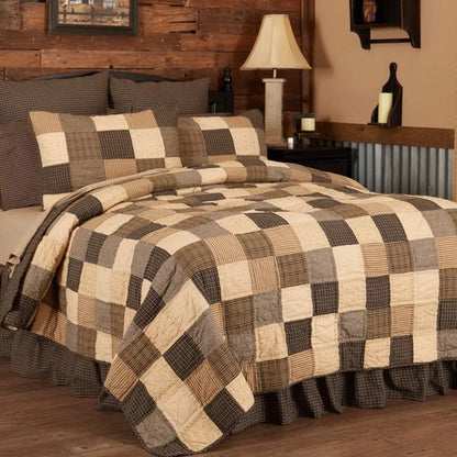 Kettle Grove 3-Piece Queen Quilt Set – Primitive Country Patchwork Design in Black and Crème