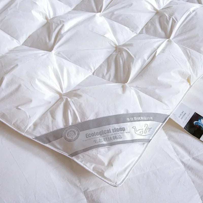 CALORA Temperature-Controlled Goose Down Quilt