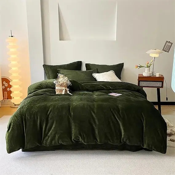 Emerald Haven Velvet Queen Comforter Set