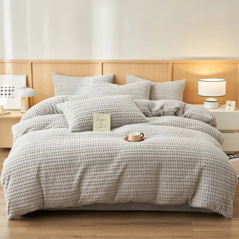 CloudLuxe Milk Velvet Bedding Set