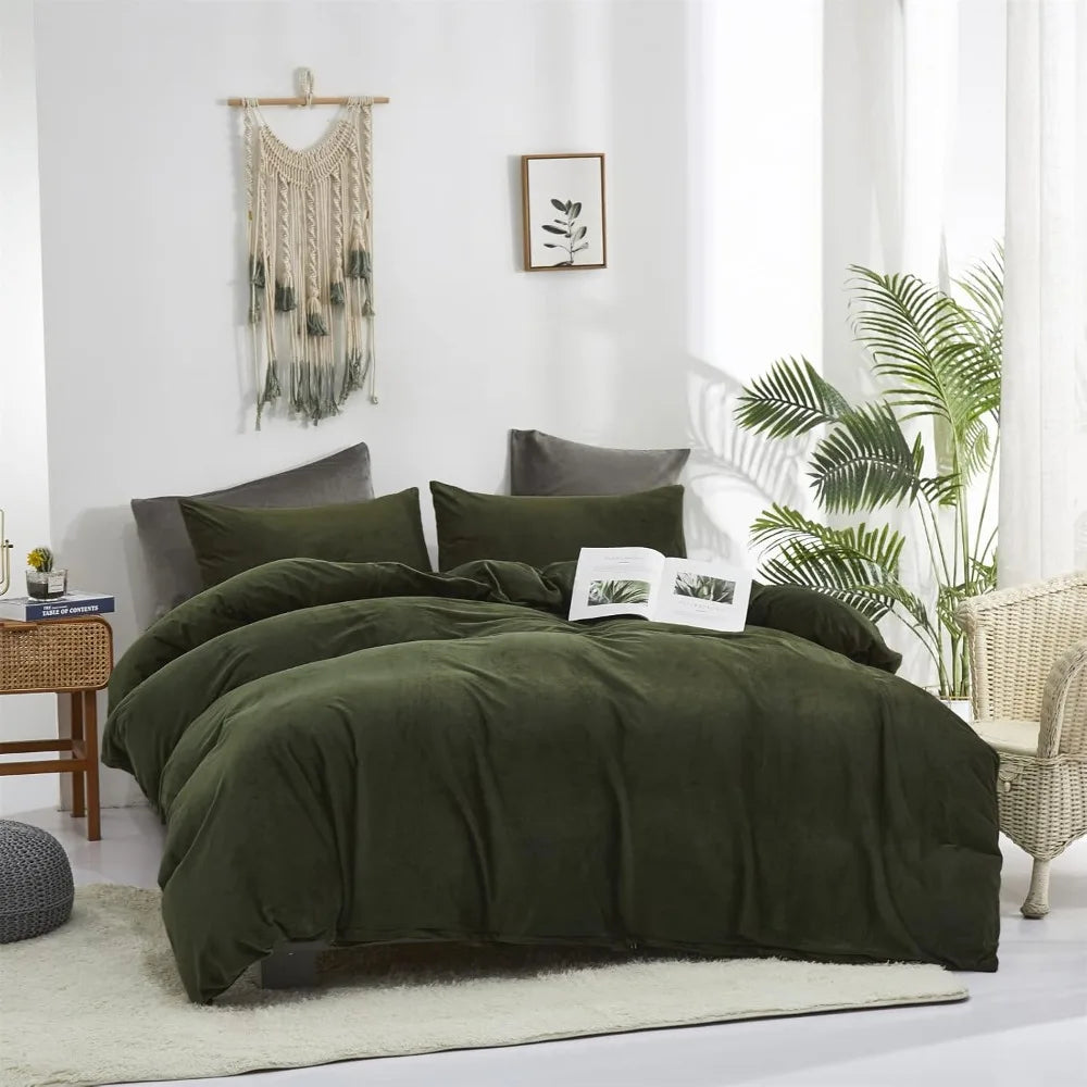 Emerald Haven Velvet Queen Comforter Set