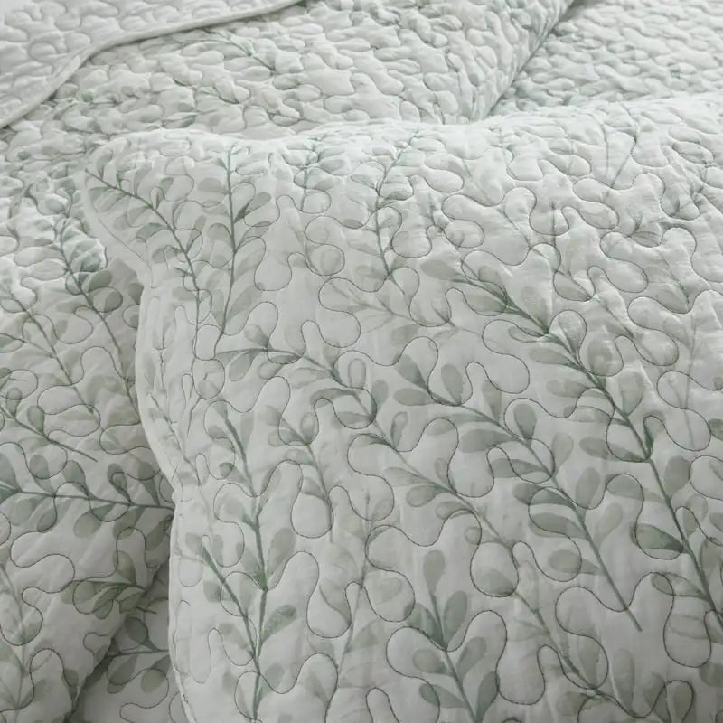 Green Botanical Scalloped Edge Cotton Quilt Set