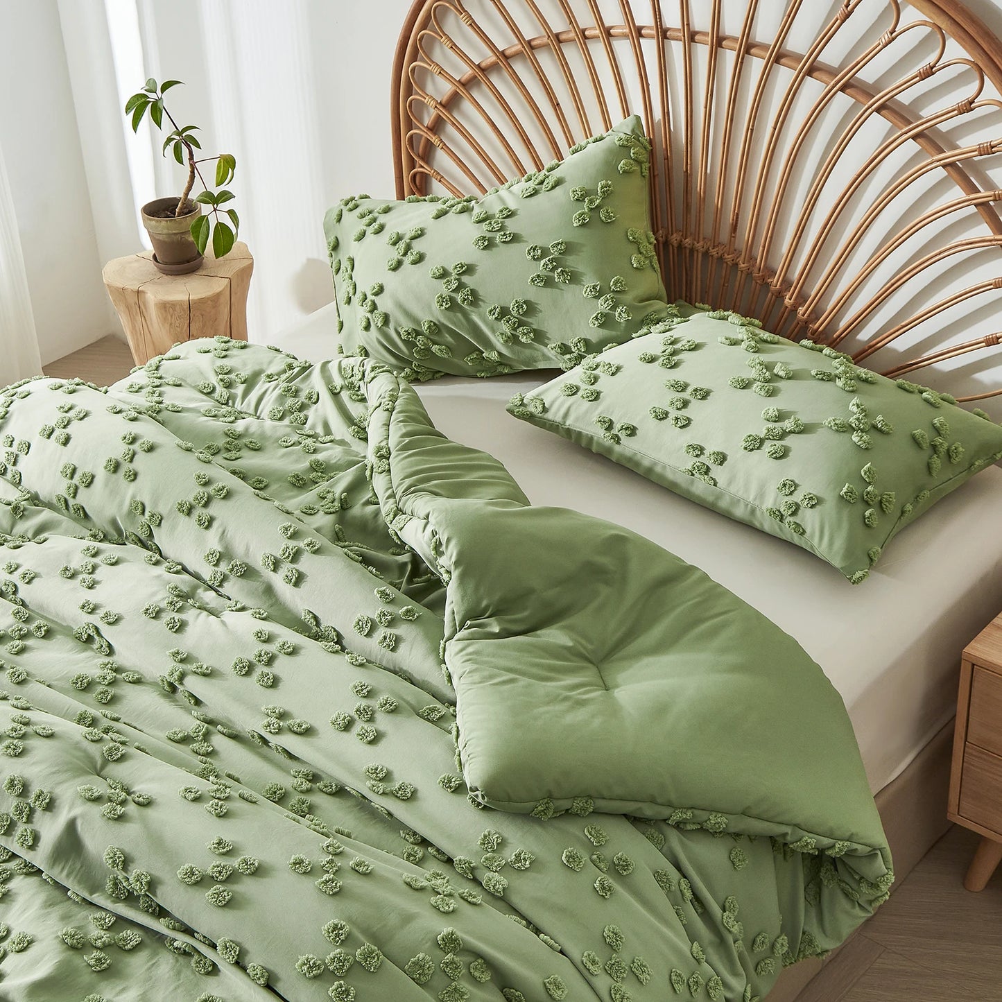 Verdant Blossom Tufted Bedding Set