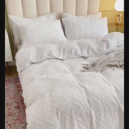 Wavy White Bedding Set