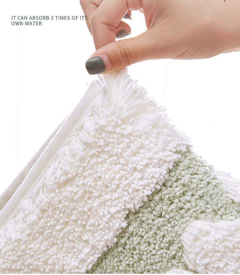 Daisy Bath Mat Blackbrdstore