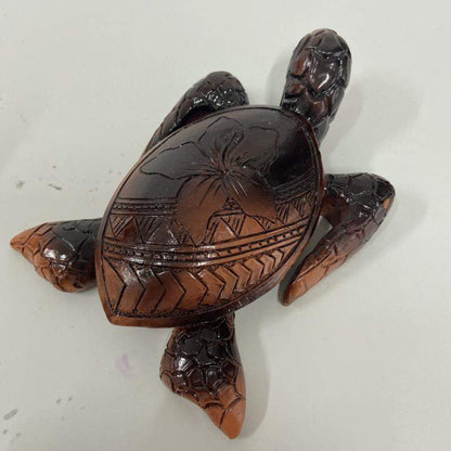 Sea Turtle Wood Figuirine Blackbrdstore