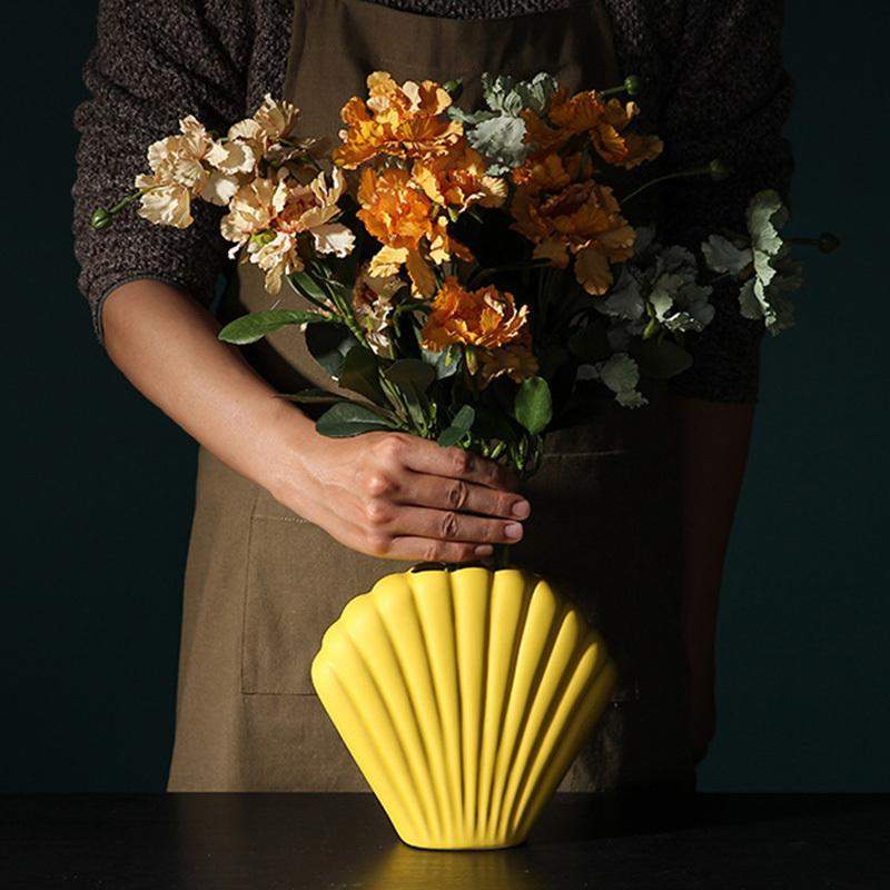 Shell Vase Blackbrdstore