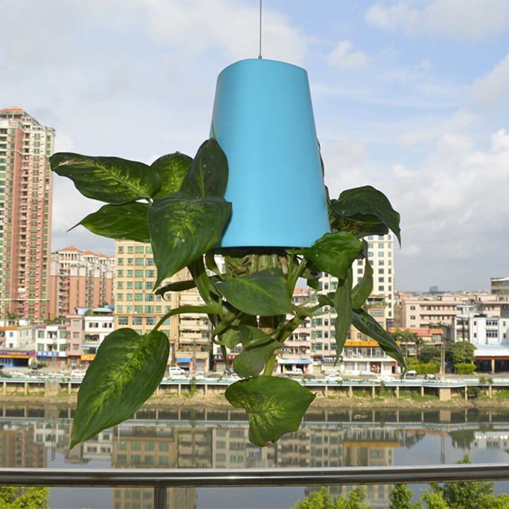 Upside-down Aerial Flower Pot Blackbrdstore