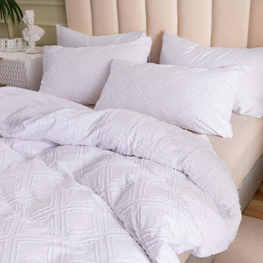 Wavy White Bedding Set Blackbrdstore