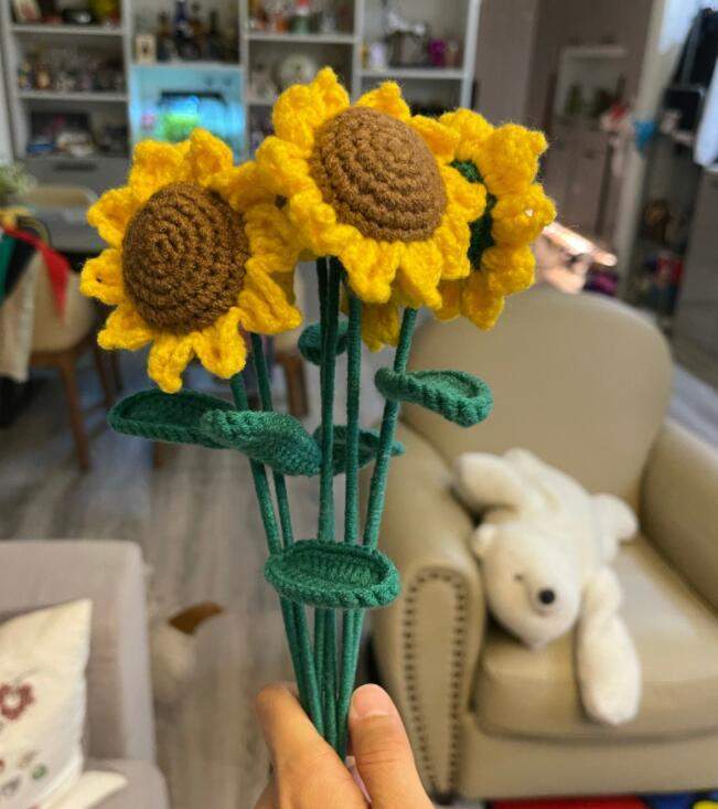 Blackbrdstore Hand-knitted Daisy Flowers